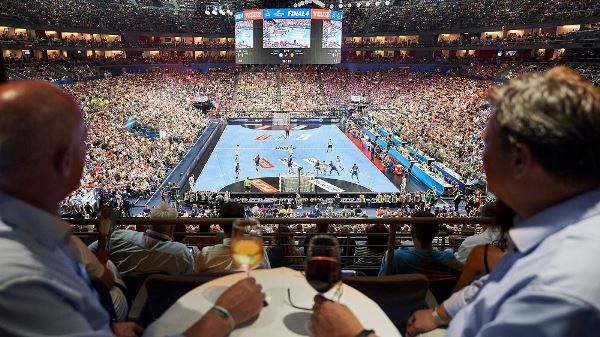 20181128_handball_hilft_auctions_200x200.jpg