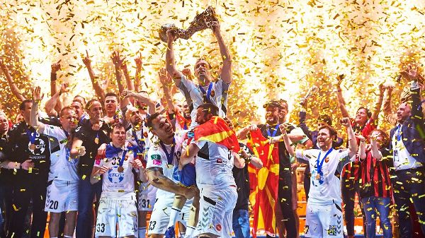20190614_Vardar_trophy_celebration_200x200.jpg