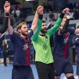 PSG-Szeged_teamcelebrate_200