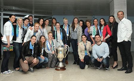 WCL_Buducnost_Majda-Mehedovic-with-team-mates-in-hospital