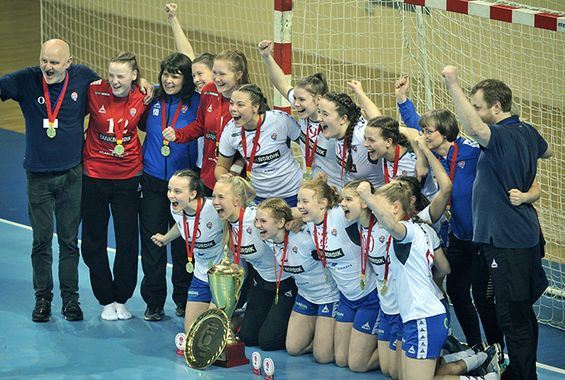 Iranian Women s Handball League Final Sepahan F.C womens players lift the  trophy at the award